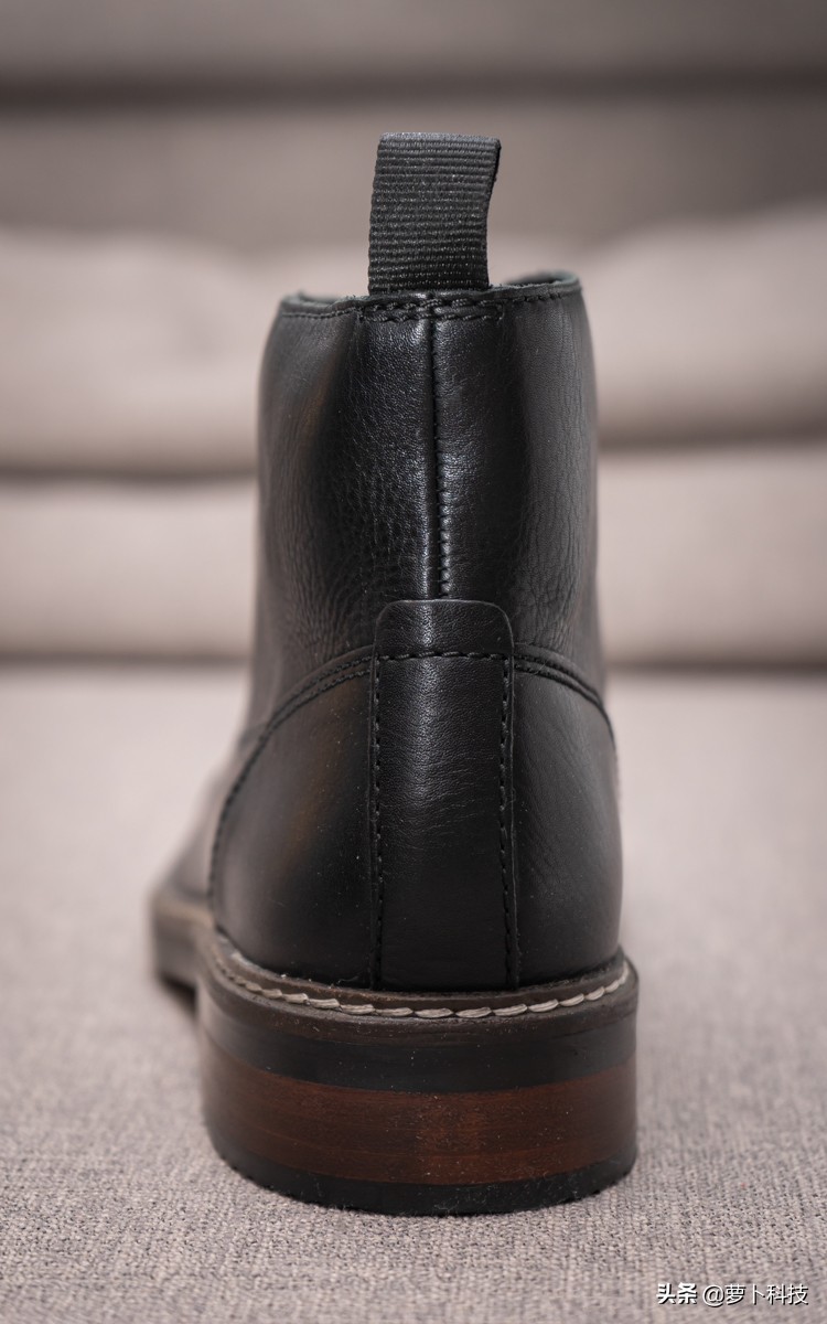 穿黑色皮靴,clarks经典款沙漠靴搭配