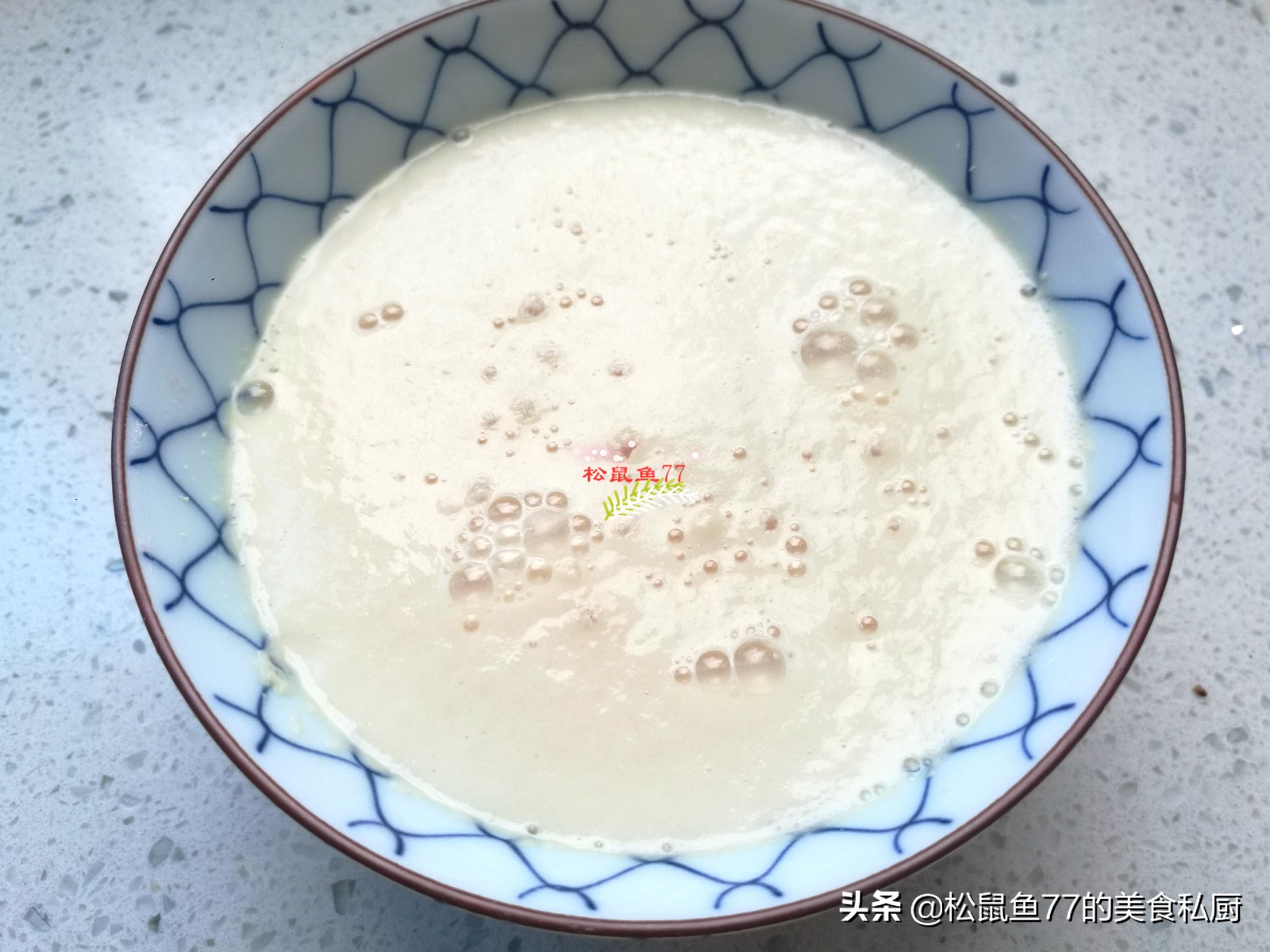 2杯酸奶1个鸡蛋1个火腿,1杯酸奶