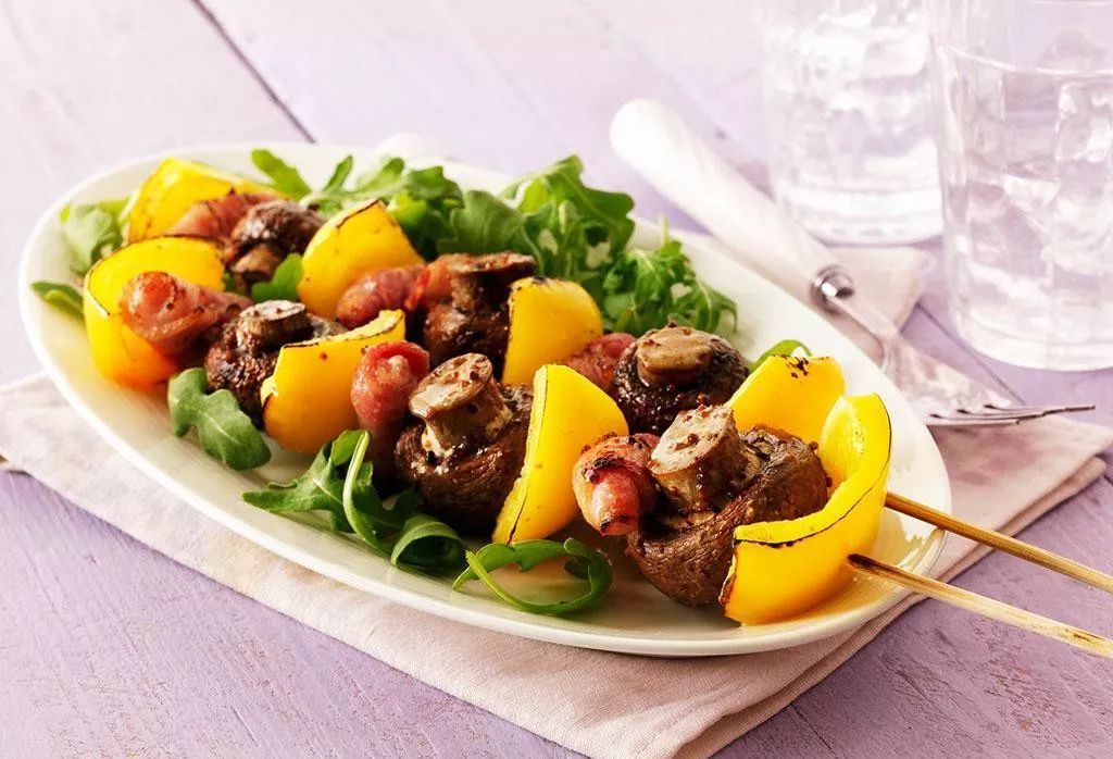 三十种绝对不能给猫吃的食物,猫不能吃的50种食物大全