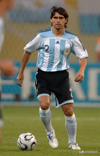 世界足球历史十大最强后卫,史上最佳防守球员排名