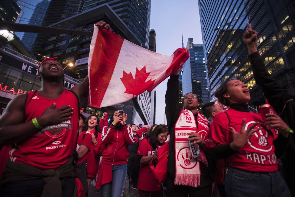 2019猛龙对战勇士多伦多主场,猛龙队输凯尔特人16分