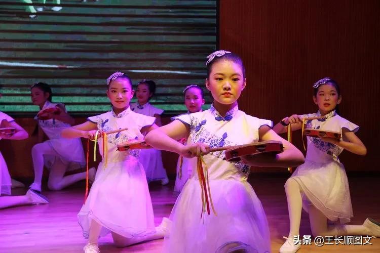 桂园学校热烈庆祝第三十六个教师节暨十年校庆表彰大会