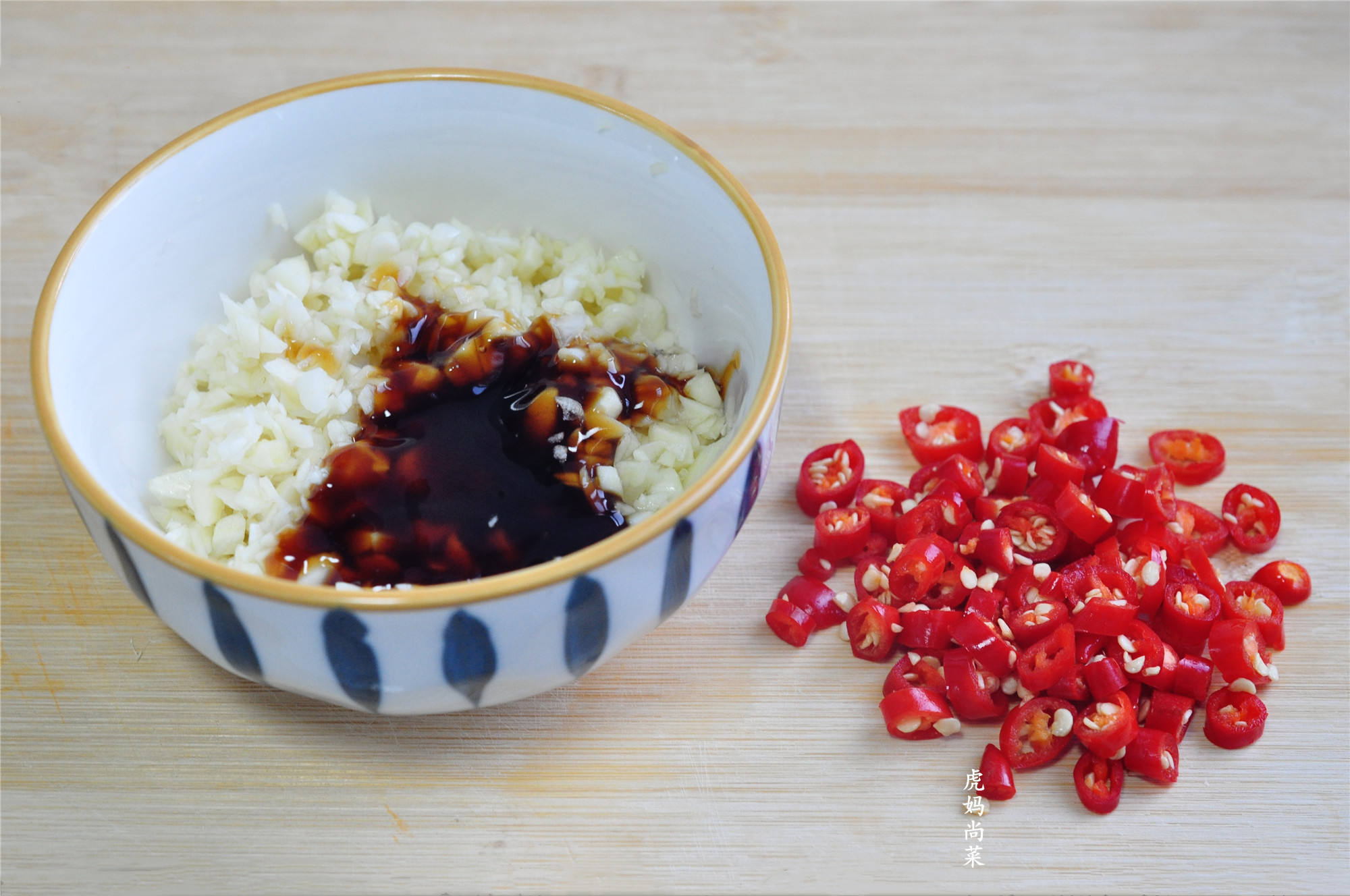烤箱烤大虾简单的做法教程,无油版烤箱蒜蓉大虾