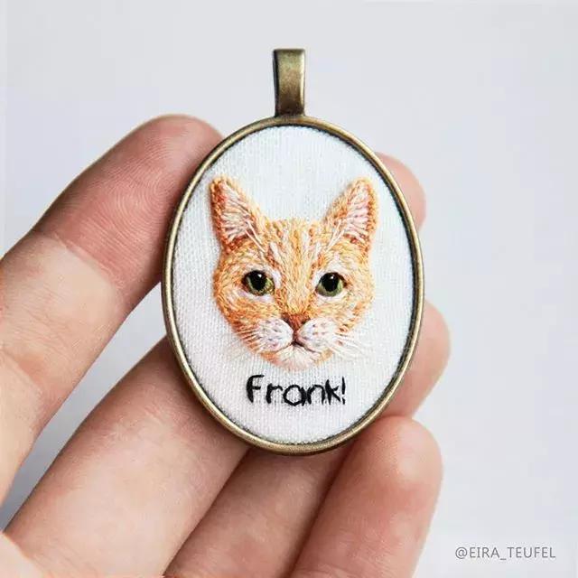 当一个程序员迷上了刺绣，就算手骨折了也无法阻止她……