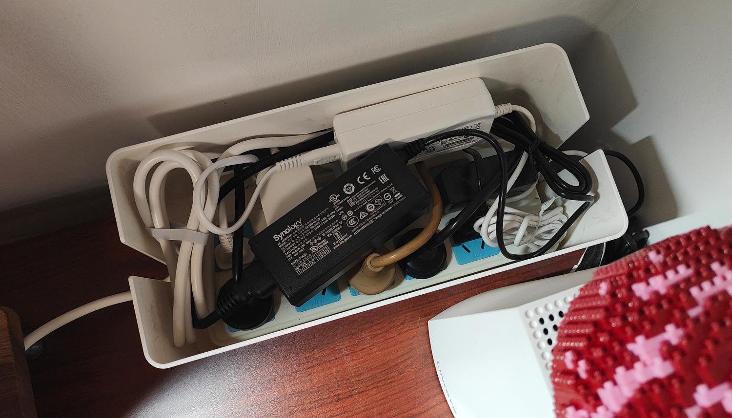 游戏宅的电脑桌面,游戏头戴式耳机rog棱镜s