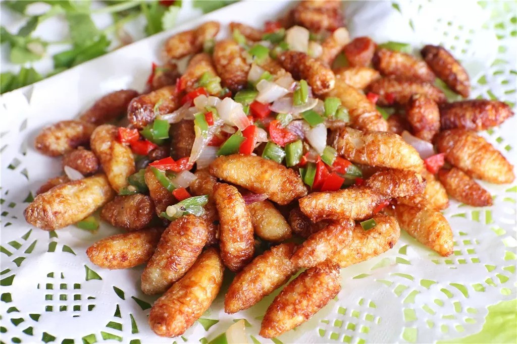 别人打马蜂后路人被攻击怎么办,打死马蜂会被其它马蜂报复吗