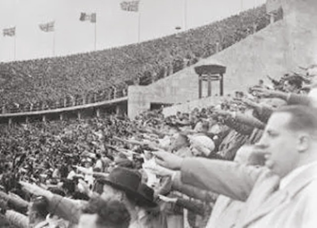 中国武术现身柏林奥运，打翻200斤芬兰选手，希特勒亲手赠送礼物