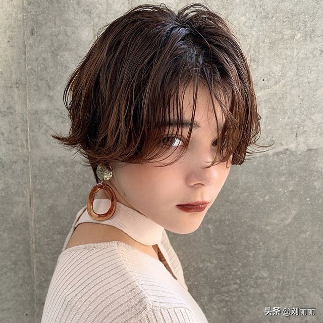 忍不住想剪头发,忍不住想去剪短发