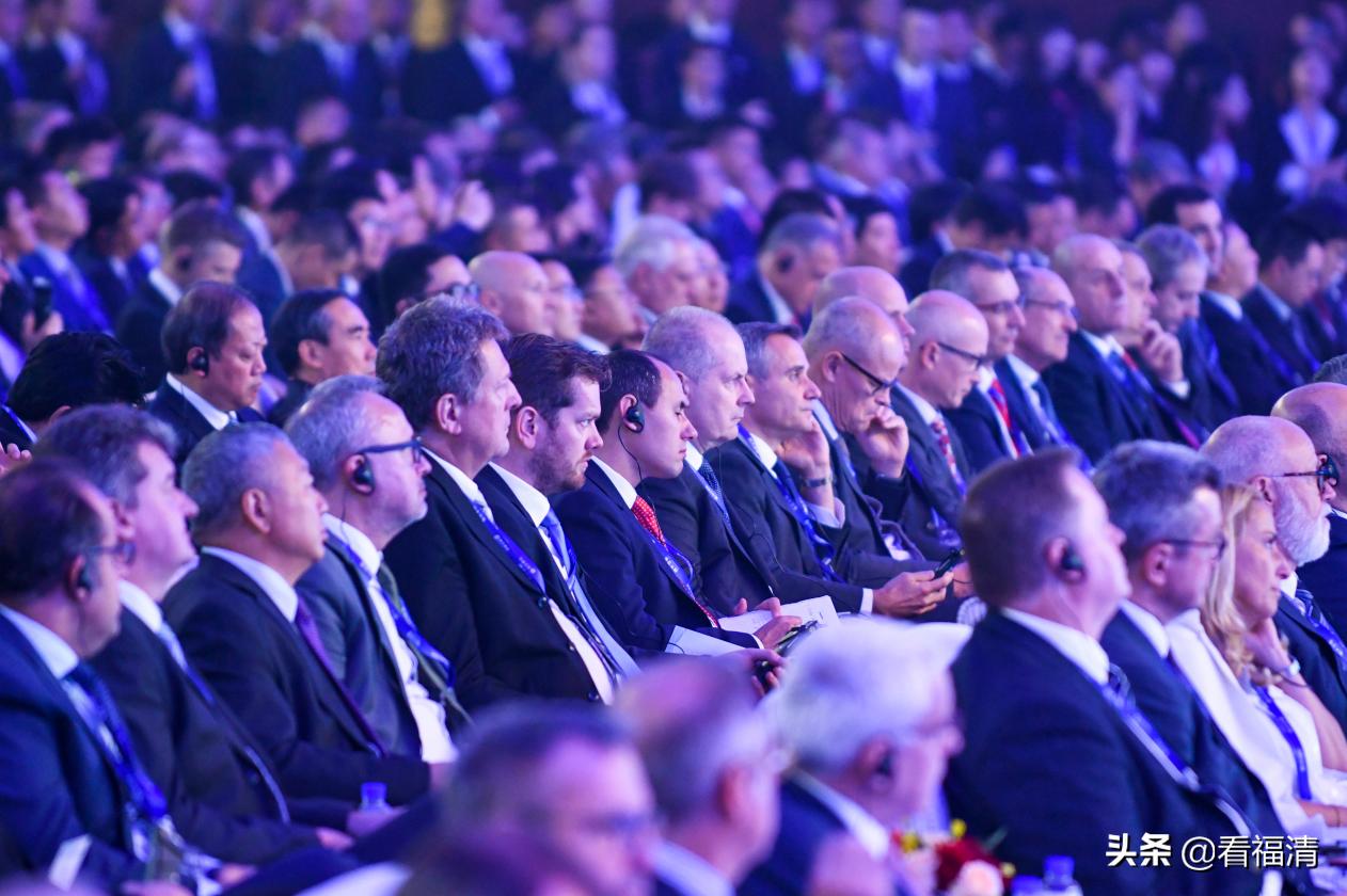 许家印换道超车,许家印讲述恒驰换道超车秘籍