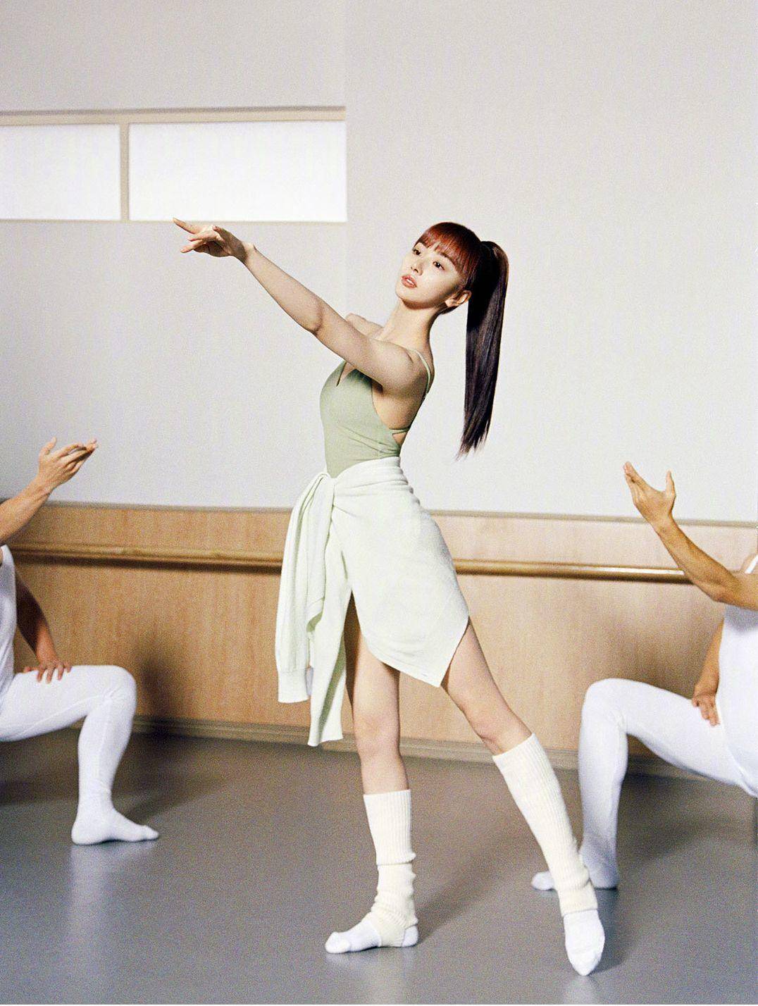 酷似泳衣的Bodysuit究竟是什么？为何许佳琪等都被它的魅力折服？