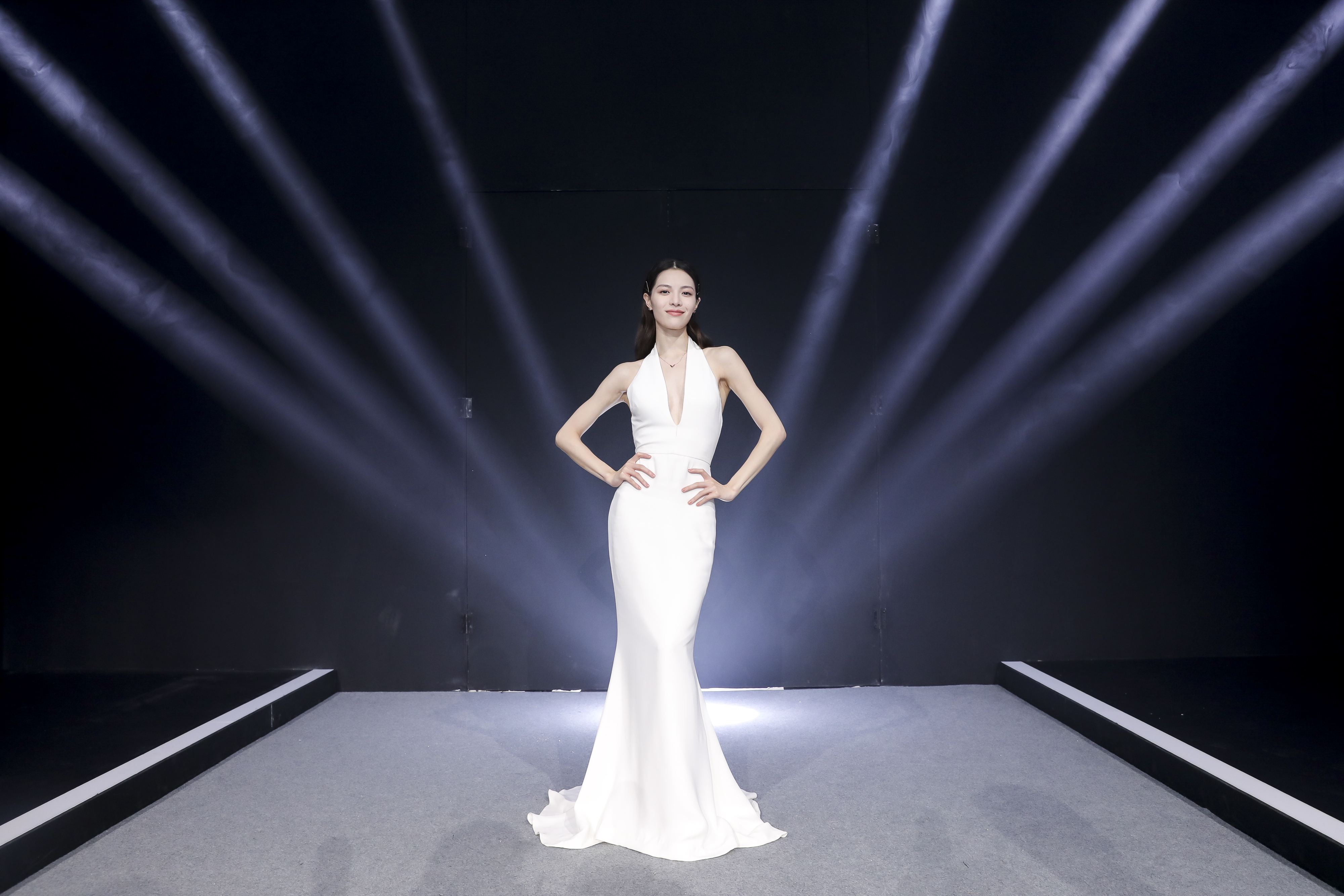 娇韵诗小瓷瓶钟楚曦,娇韵诗钟楚曦迪丽热巴