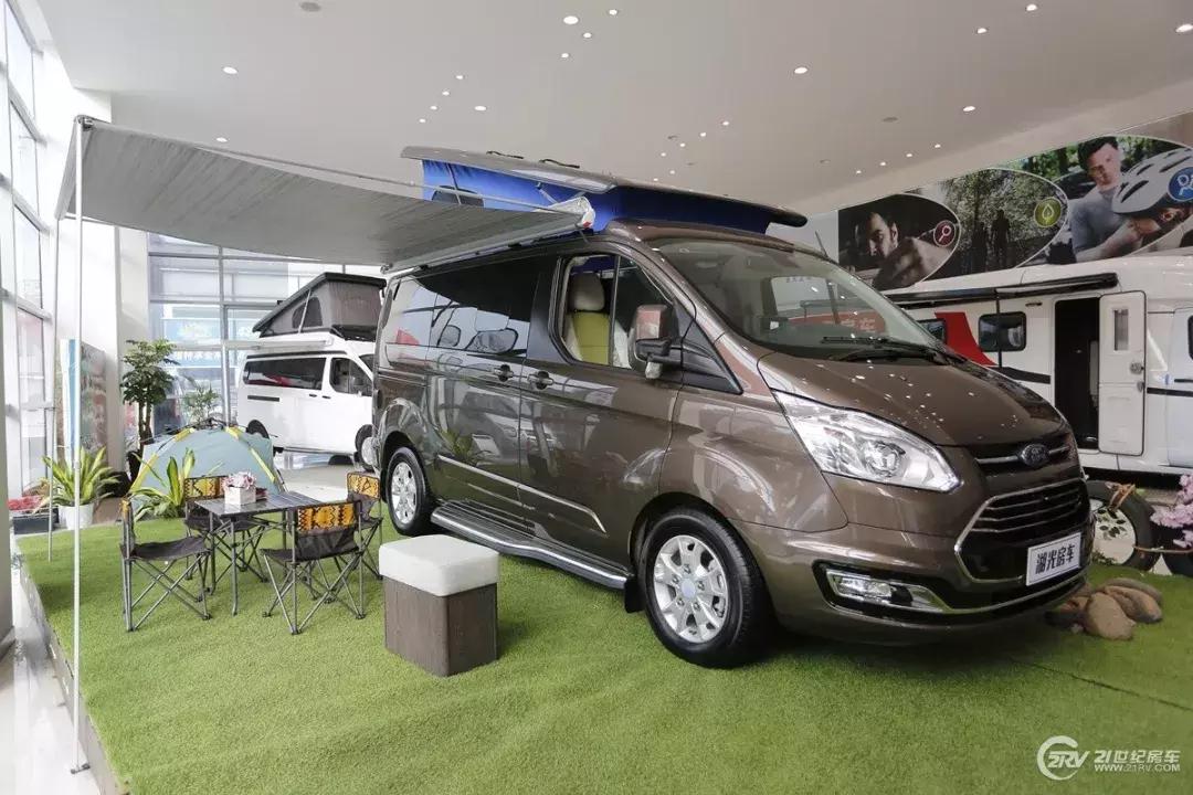 36.98万的轻卡房车,最新款2.5米湖光自动挡房车