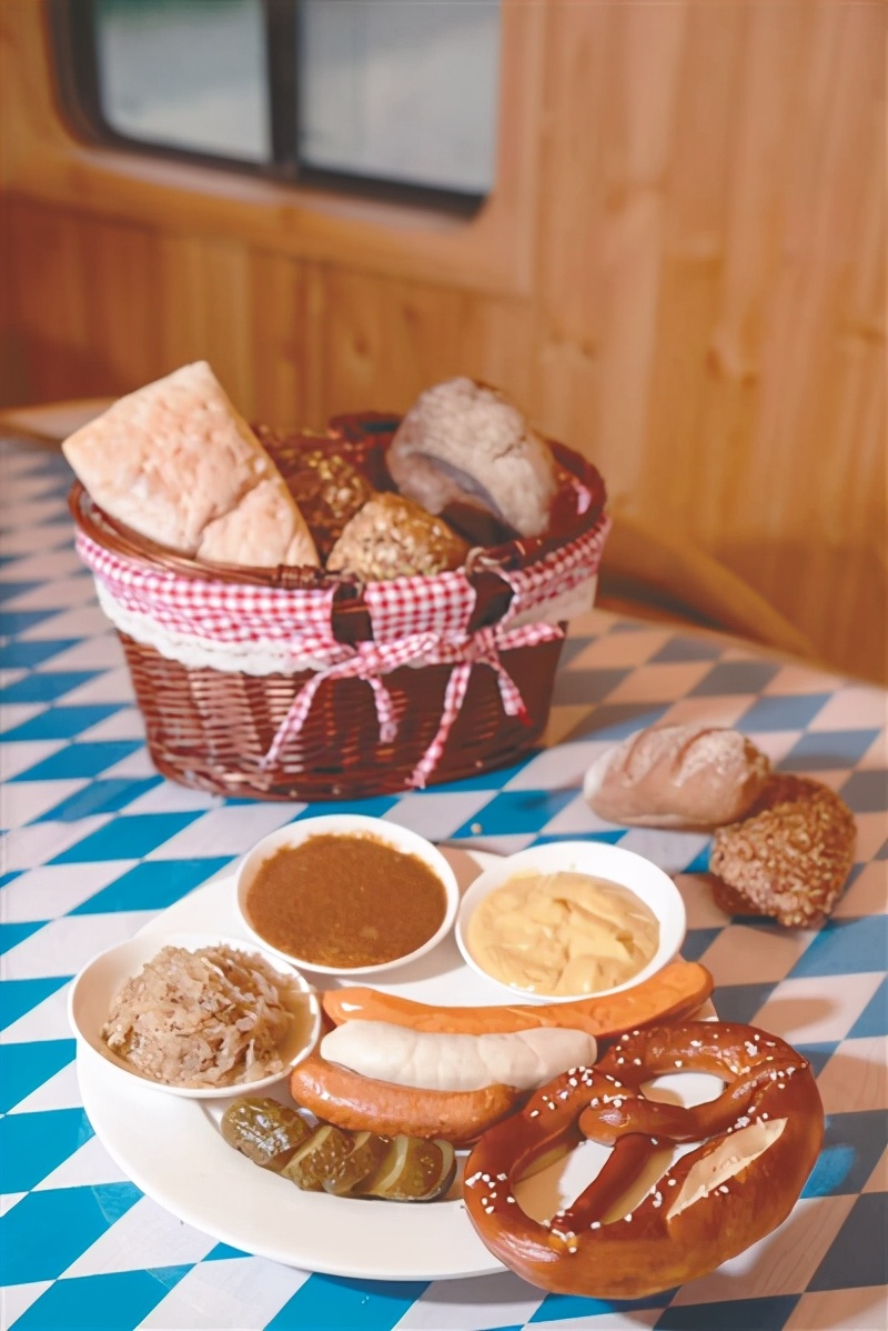 「非常巷陌」坐标铁西区肇工北街11巷，“时光列车”里的德国面包房