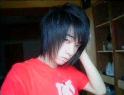 华晨宇以前短发照片,华晨宇各个时期的头发照片