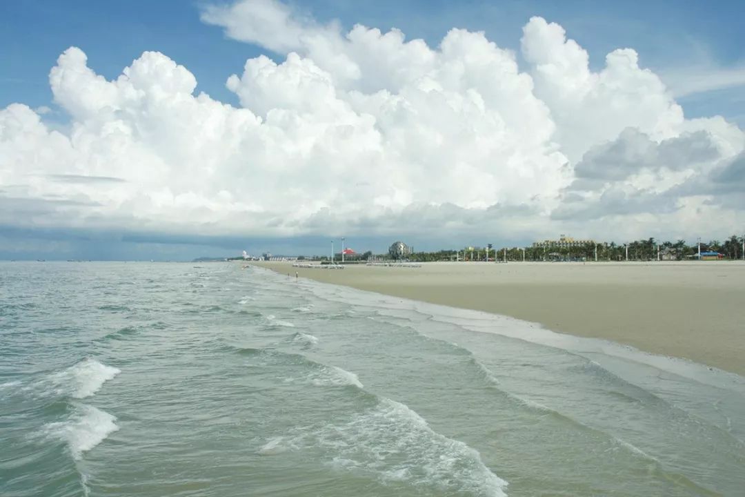 景色不输东南亚,美食百元吃到撑,这座滨海小城冬季正好最迷人