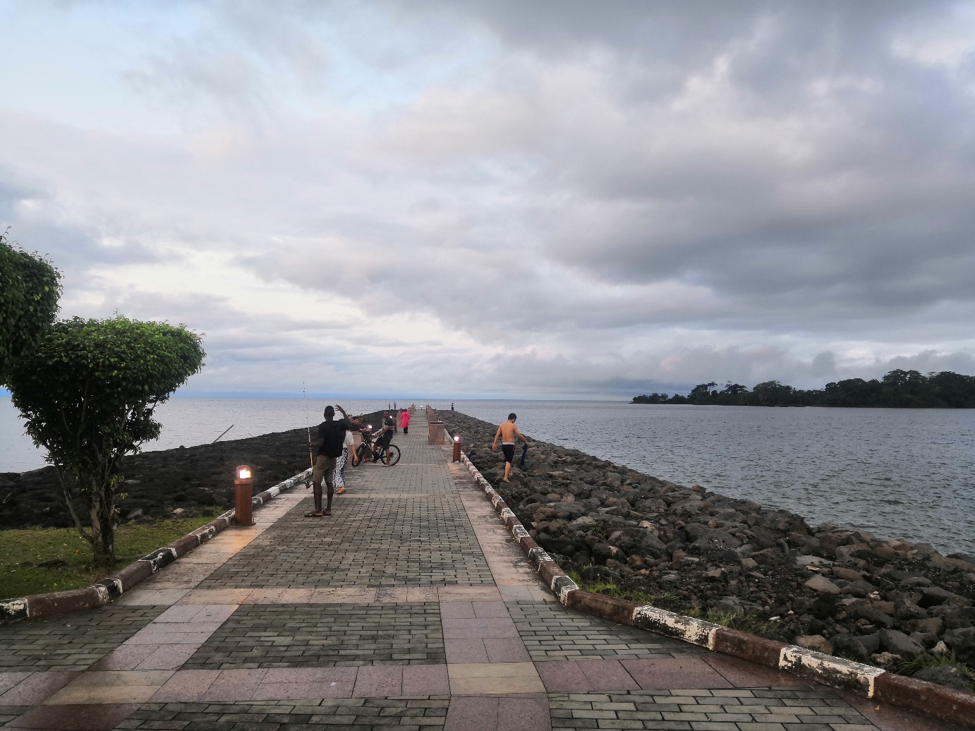 非洲最富有的国家，人均GDP超2.2万USD（曾经）--赤道几内亚