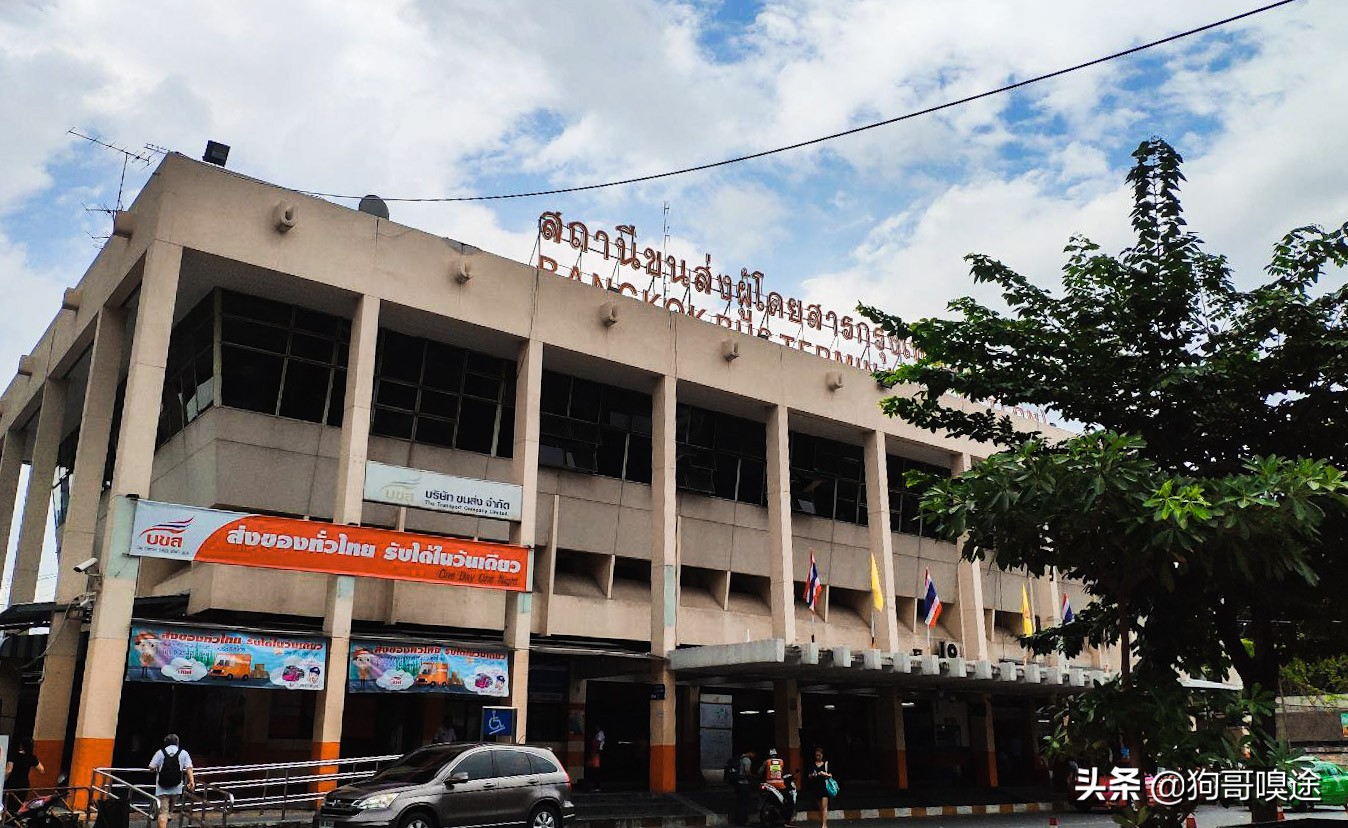 芭提雅灯红酒绿夜生活,夜晚的芭提雅真的是灯红酒绿