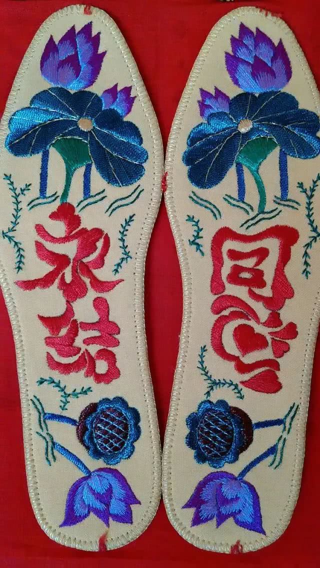 十字绣鞋垫花样图解大图,最受欢迎的小格子鞋垫图案