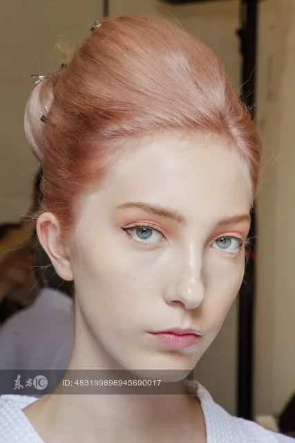 EIGSHOW丨鞠婧祎、李艺彤的仙女春夏妆容能让你美出新高度!