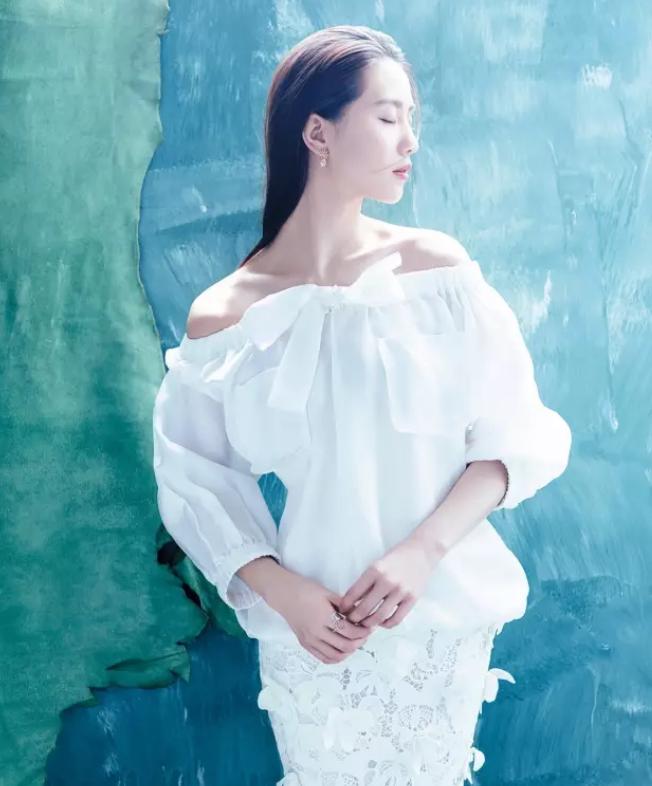 懒人纠正驼背的方法,改善圆肩驼背天鹅颈一字肩