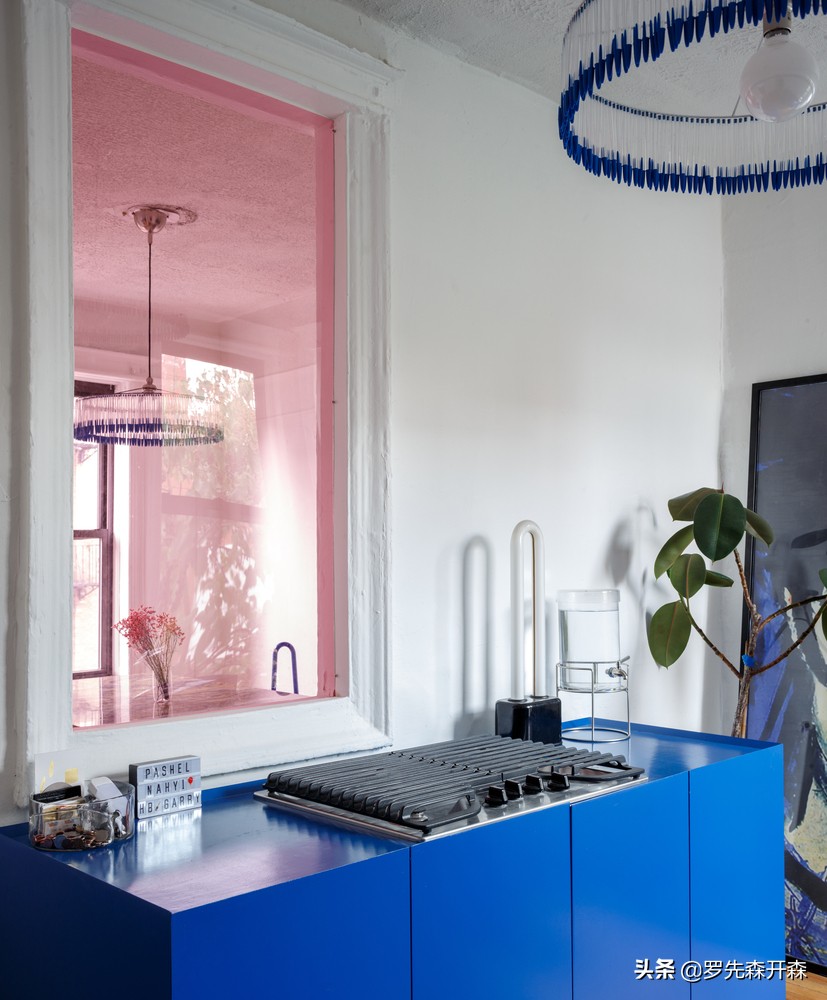 现代简约公寓充满科技感的空间,黑灰现代感极简风公寓设计案例