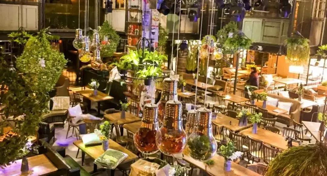 又想骗我去拍照！博大4楼空降网红美食街等你吃！