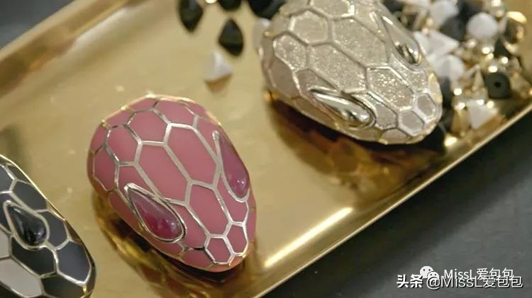 宝格丽bvlgari白色包,宝格丽带钻包包必买经典款