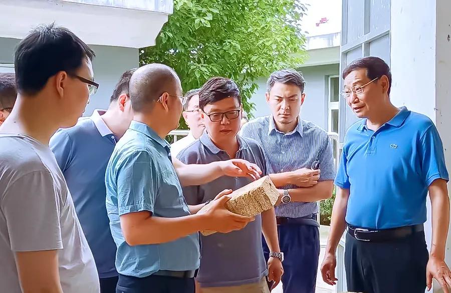 风润智能装备股份公司和秦洋长生酒业达成深度合作