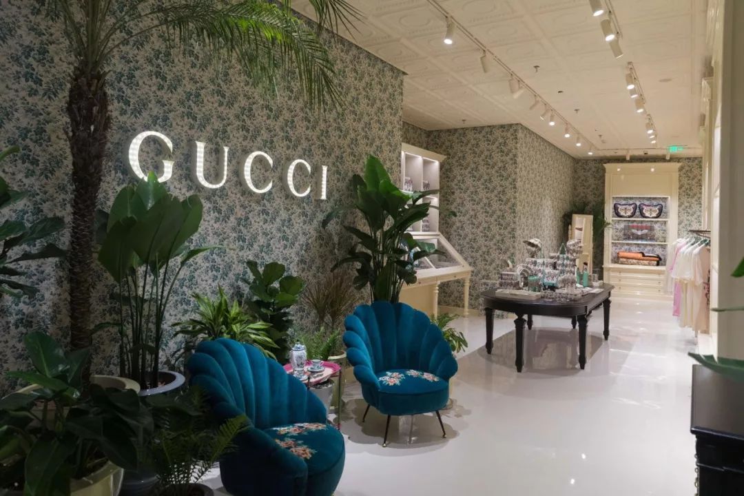 lv最经典单品,lv的跨界合作