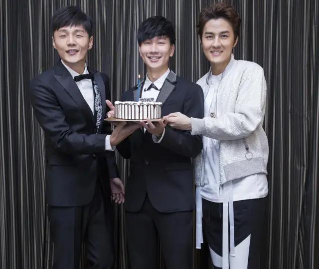 王源唱歌教学正确示范,王源骄傲唱歌小技巧