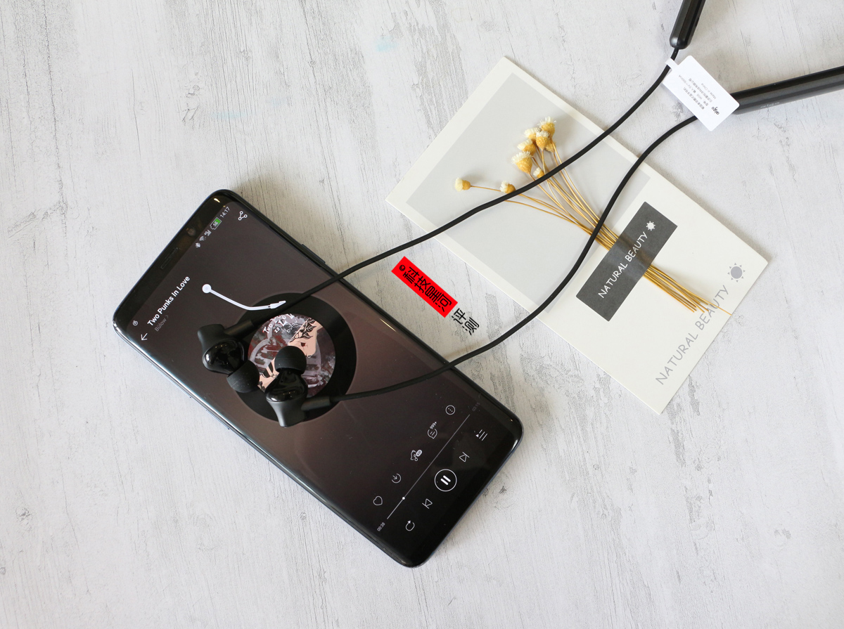 苹果AirPods太贵？耳机也可很爱国！爱国者W08颈圈式蓝牙耳机体验