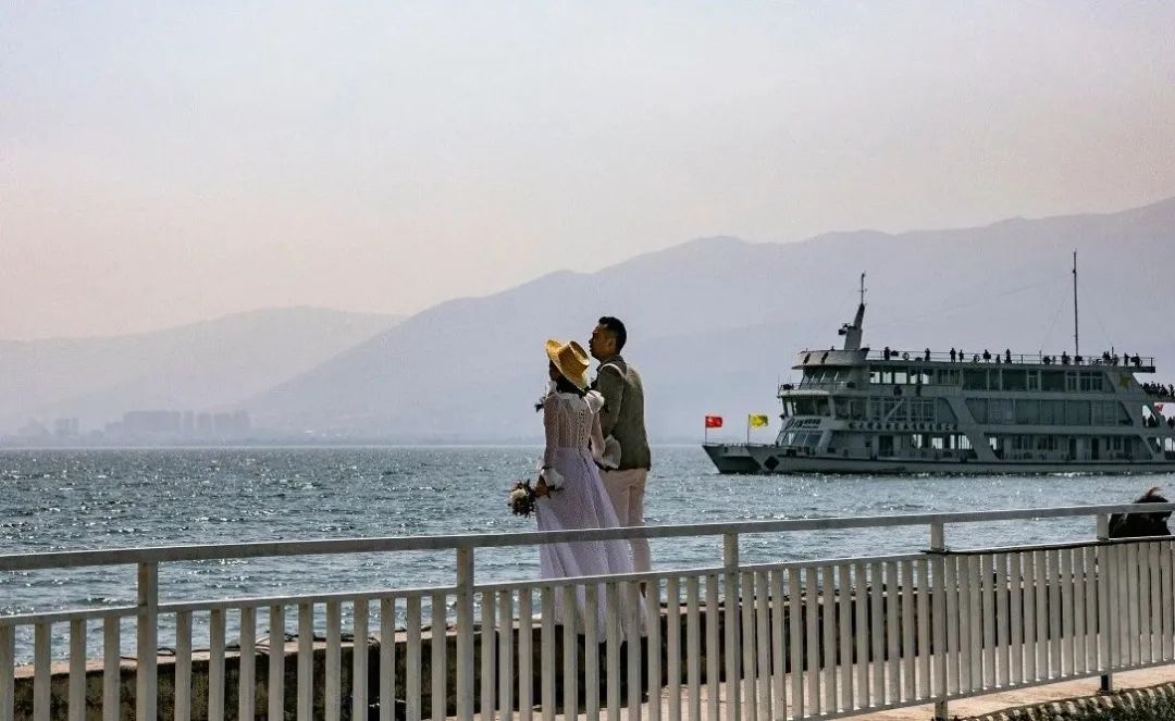 别让别人毁了我们的爱情,多少爱情毁在了口是心非