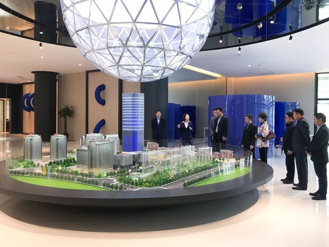 乌鲁木齐高新区领导一览表,乌鲁木齐高新区管委会主要领导