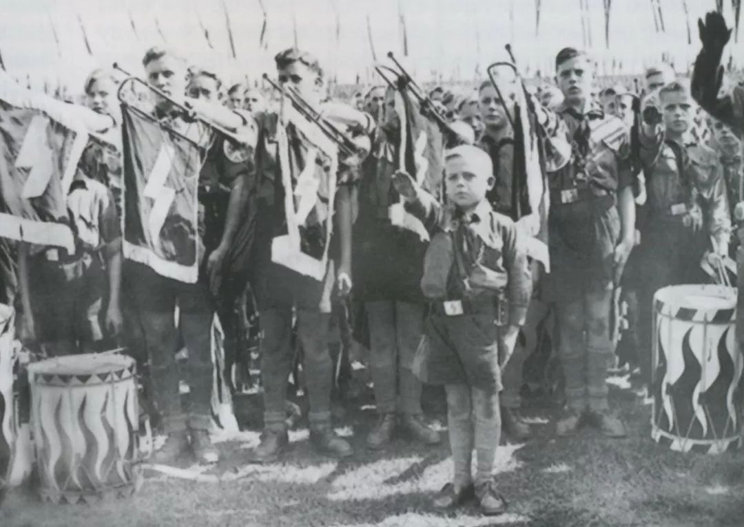 一个从战俘到曼城球员,从德军战俘到曼城传奇