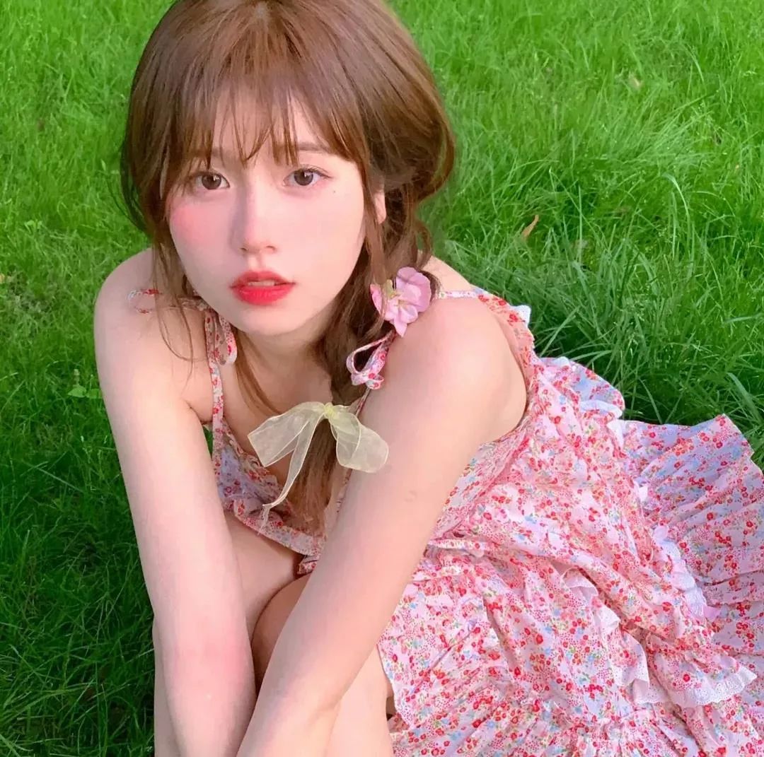 超好看的闺蜜头像一人一半真人,超好看的闺蜜头像动漫