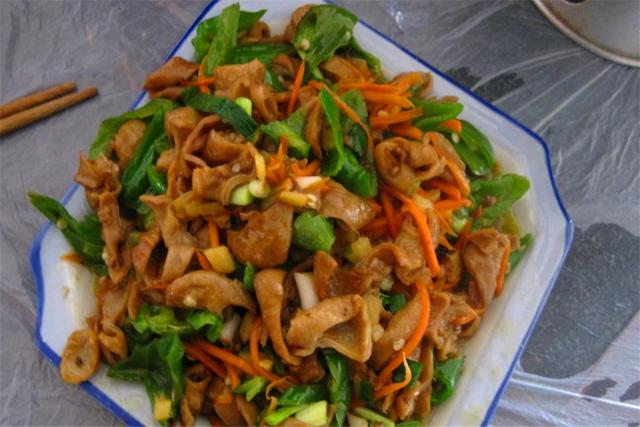 猪大肠炒出来怎么是苦的,猪大肠怎么炒更脆更好吃