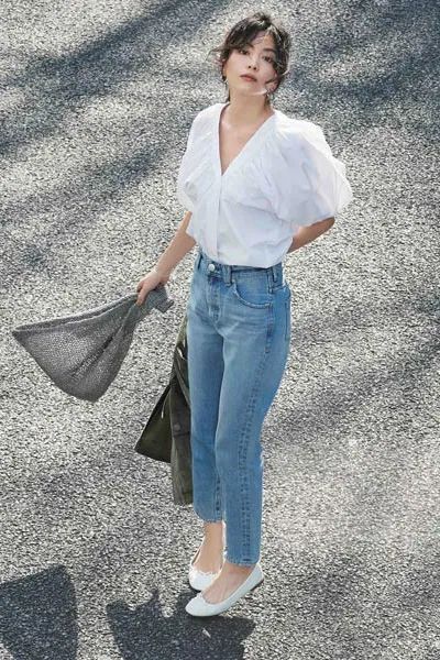 今年流行的衬衫带字母,今年流行衬衫长款花色