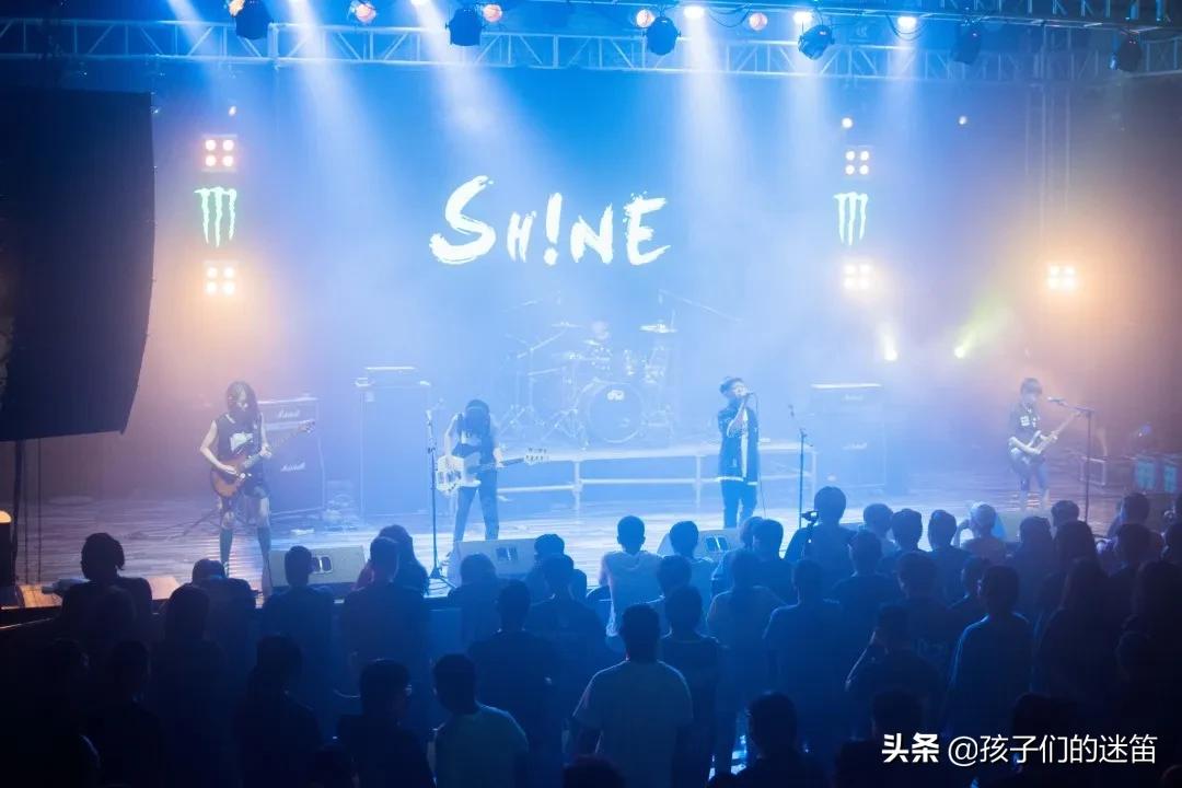 和自己偶像合作是种什么样的体验,当偶像的真实感受