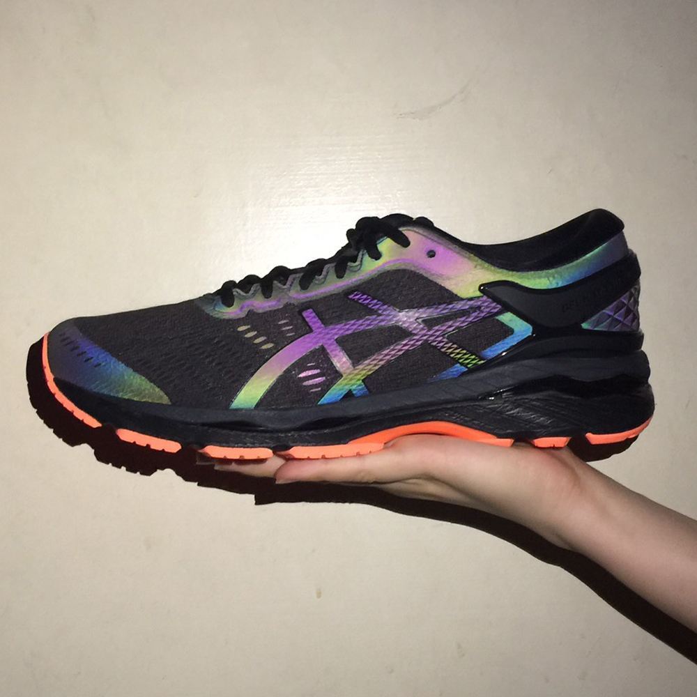 带音乐的发光鞋,发光的球鞋