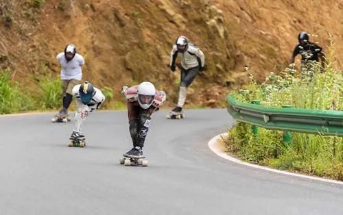 滑板新手入门选什么样的滑板,各种各样滑板