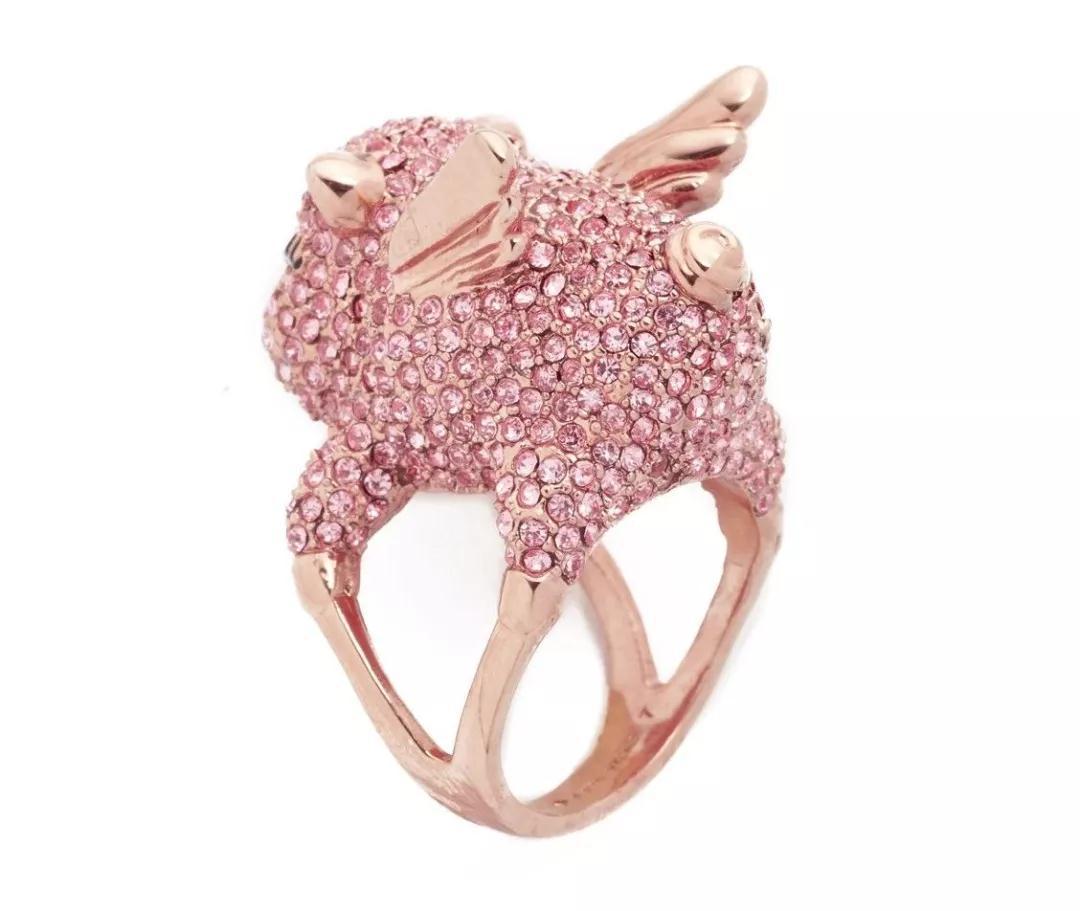 看了这些猪年纪念款，外国设计师对中国风怕是有什么误会吧