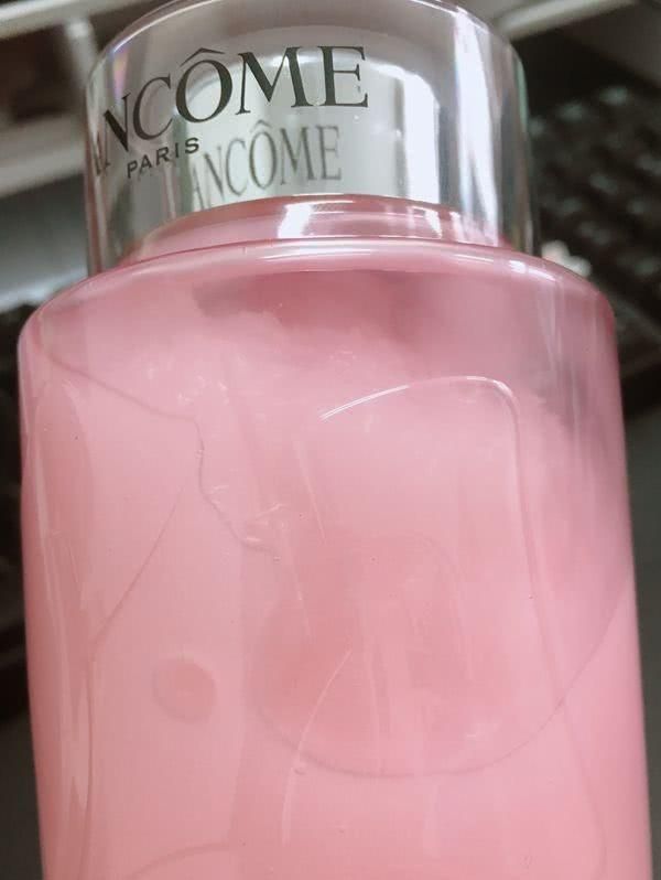 护肤品在冬季冻住了还有效果吗,护肤品东北冻成冰