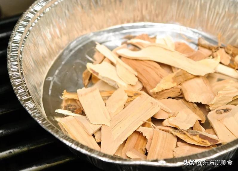 猪排的正确吃法和腌制方法,烟熏猪排的正确吃法