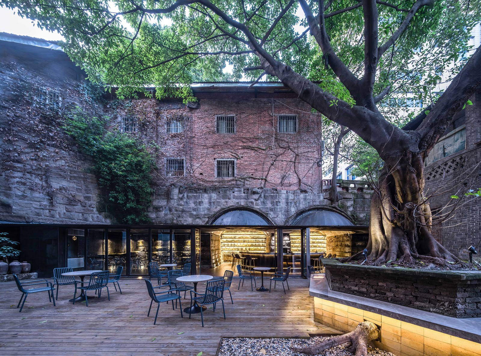 重庆“几许町”酒吧/青·微舍工作室