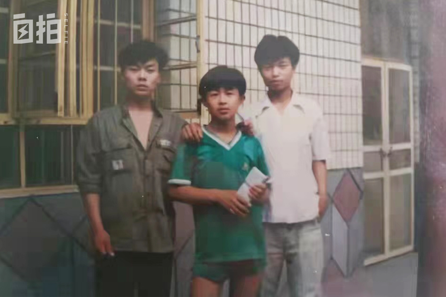 我当过公务员，搞建筑赚了三千万，短短几年赔光，奔驰宝马全卖了