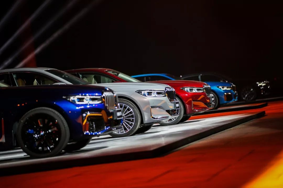 奔驰glccoupe2021款对比宝马x4,奔驰e300l宝马530li奥迪a6l怎么选