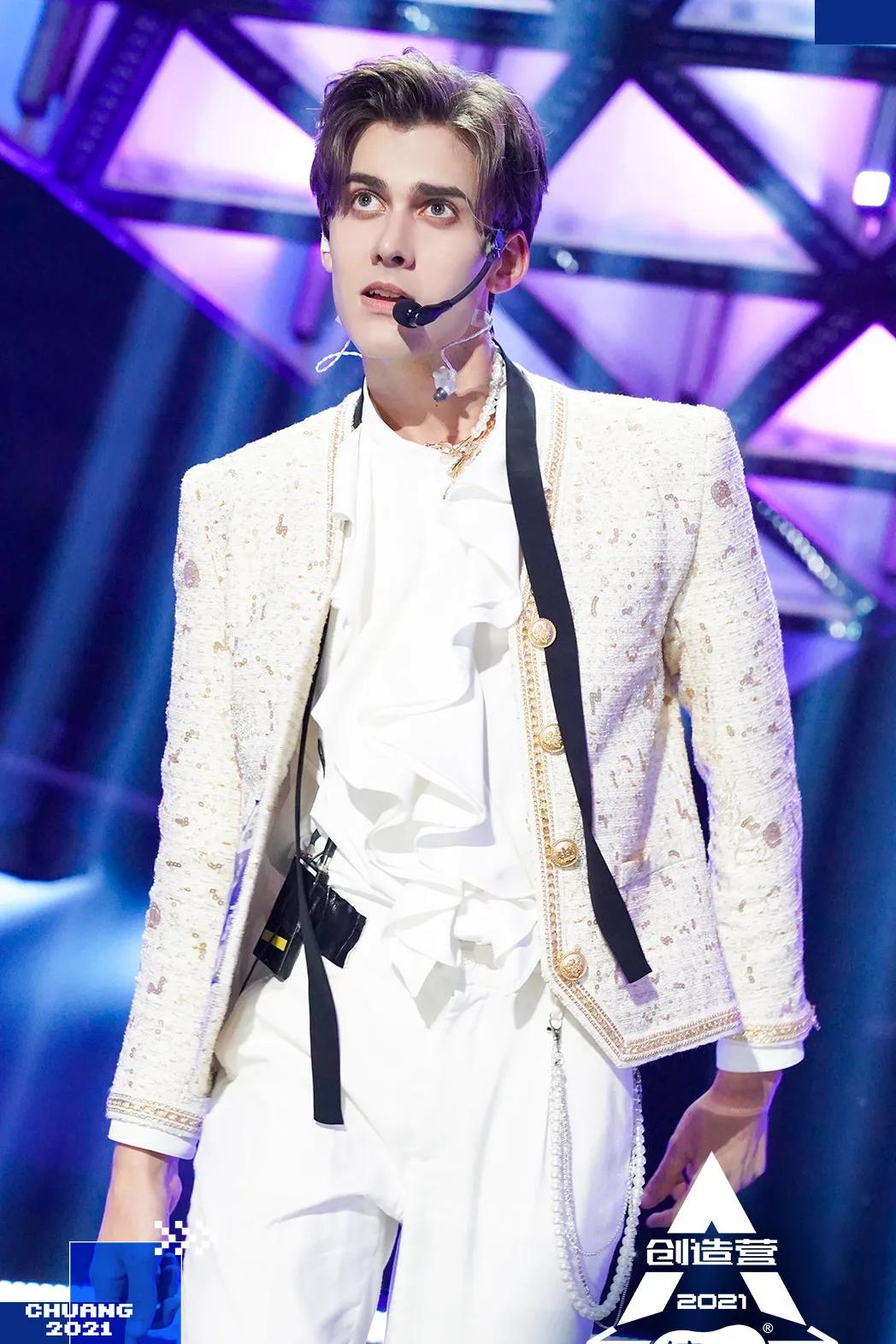 除了优雅贵气,珍珠还能休闲、叛逆、又嘻哈?