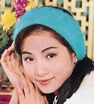 郑佩佩怀孕8次,郑佩佩的一生恋情