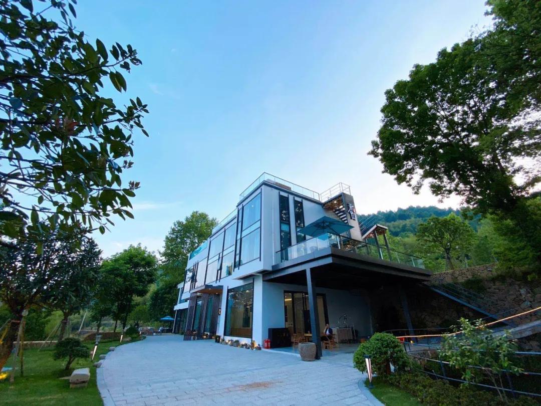 包吃包住包培训更包“向往的生活”！年底还有补助！桐庐有份工作在等你