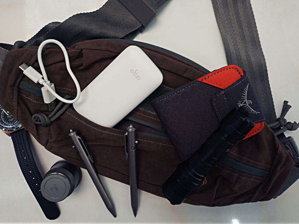 爱国者aigo充电宝,aigo爱国者充电宝拆解